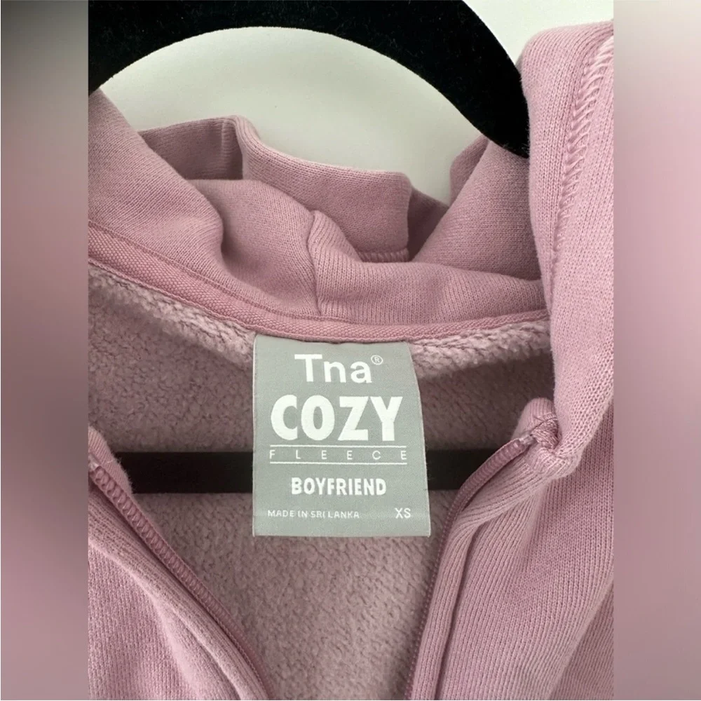Aritzia TNA Cropped Boyfriend Full Zip Hoodie XS in pink soft orchid - Picture 4 of 5